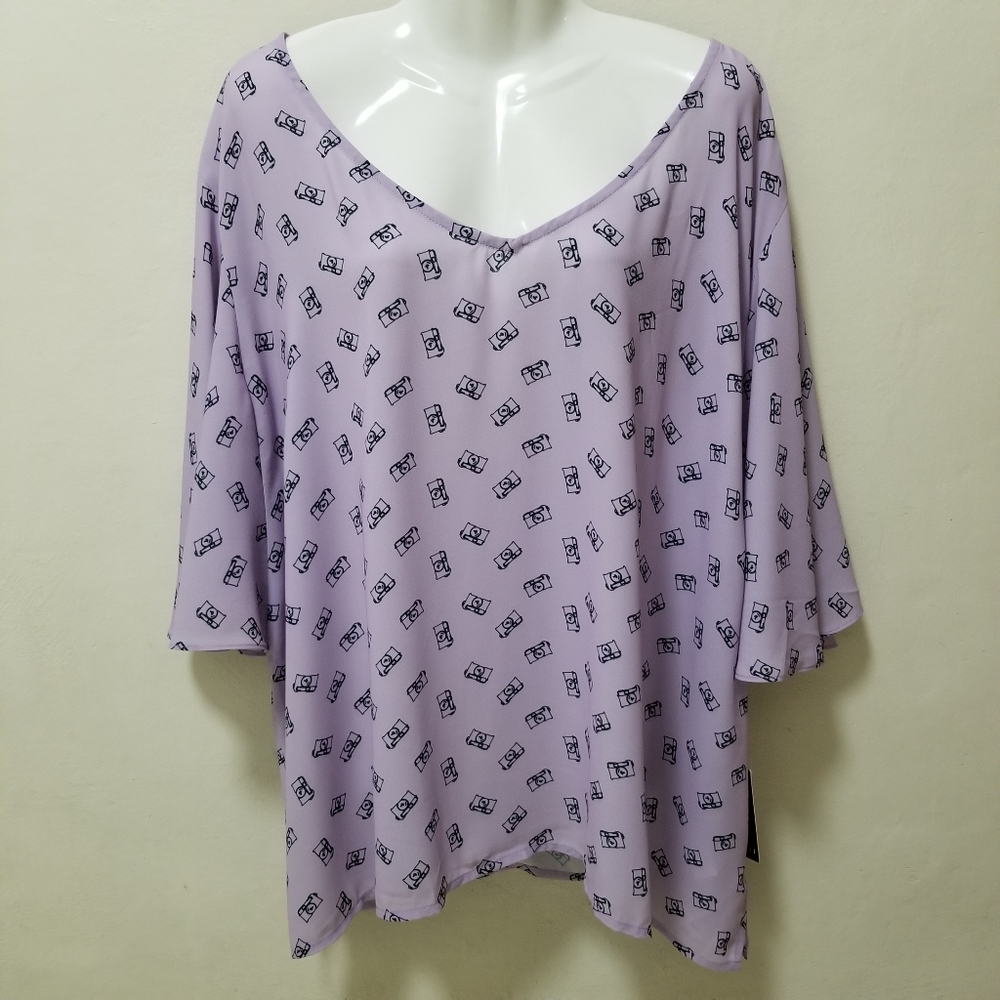 Eloquii Women Top Plus Camera Novelty Print Lavender Purple Flutter Blouse Sz 22